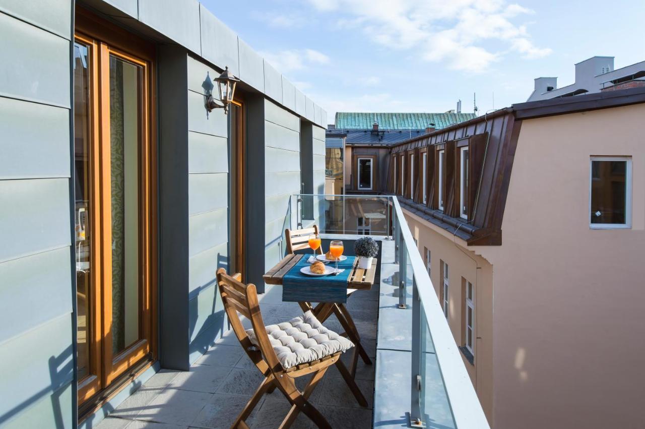 Modern Apartment Charvatova Praha Bagian luar foto