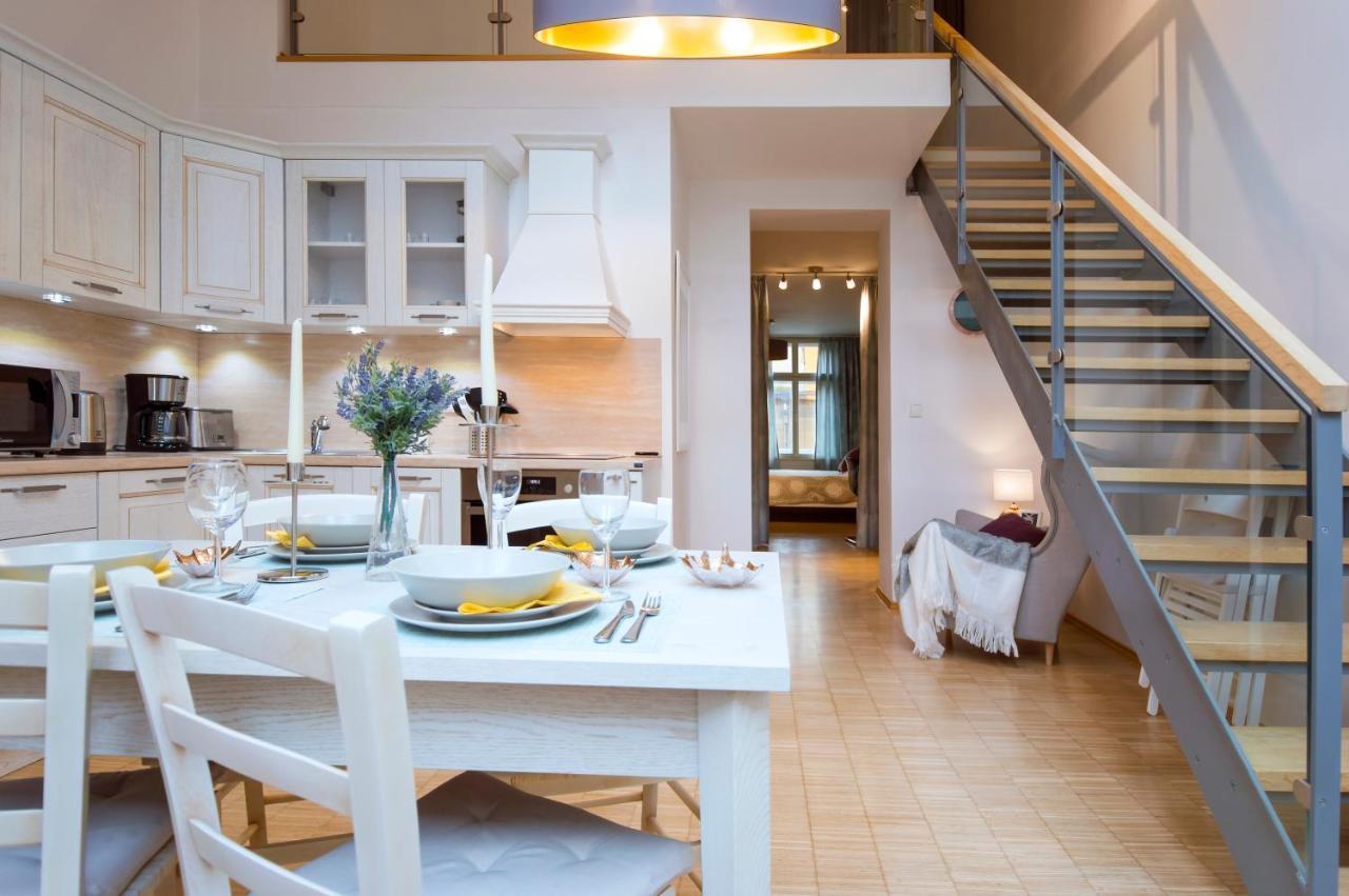Modern Apartment Charvatova Praha Bagian luar foto