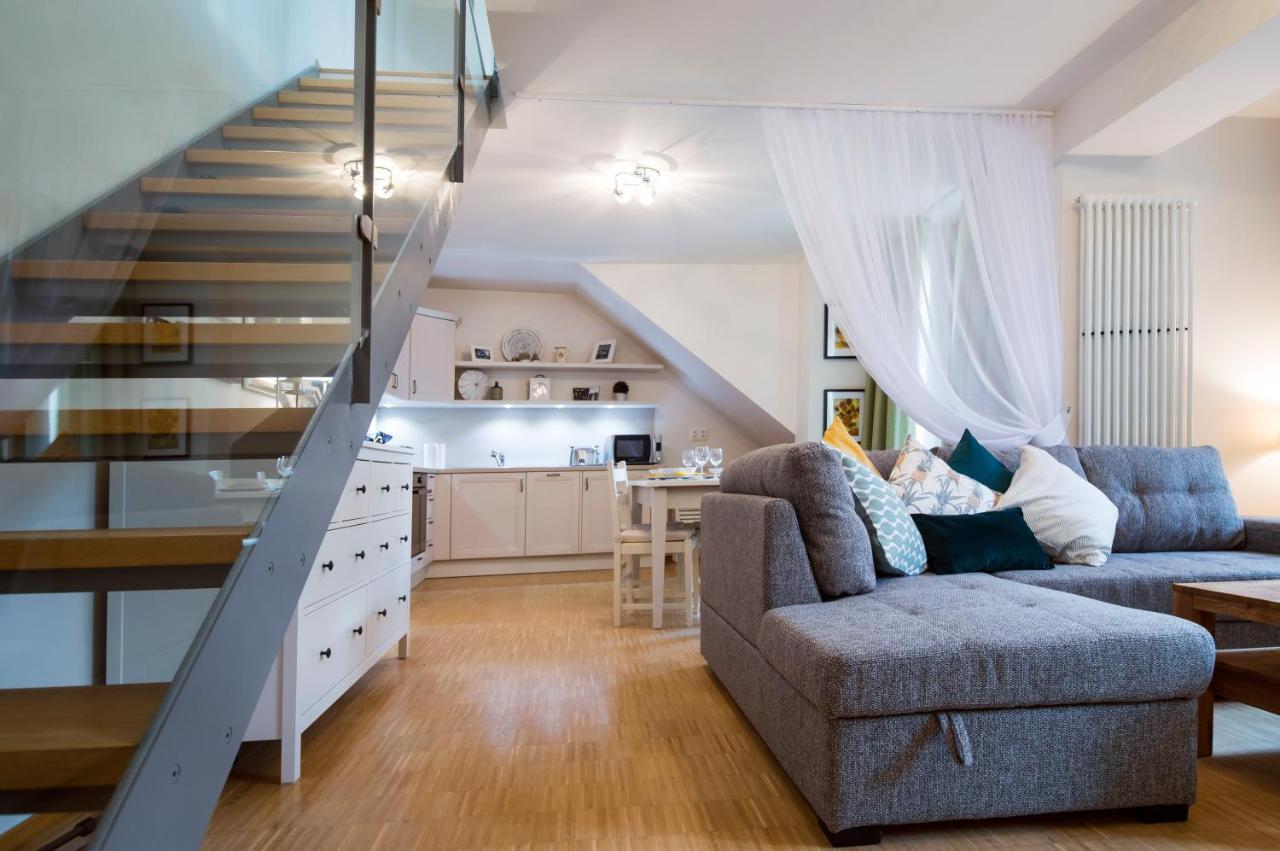 Modern Apartment Charvatova Praha Bagian luar foto