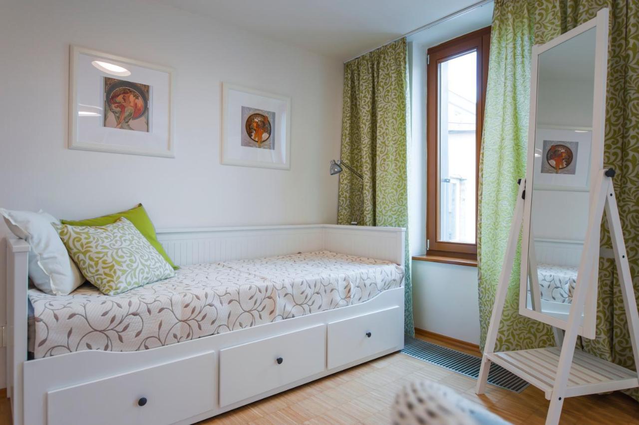 Modern Apartment Charvatova Praha Bagian luar foto