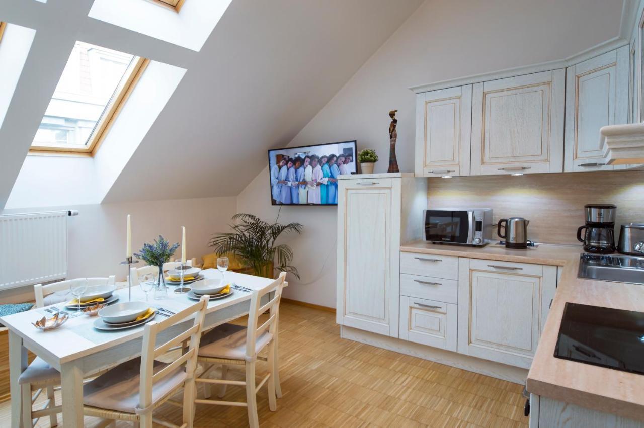 Modern Apartment Charvatova Praha Bagian luar foto