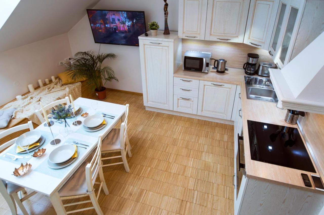 Modern Apartment Charvatova Praha Bagian luar foto