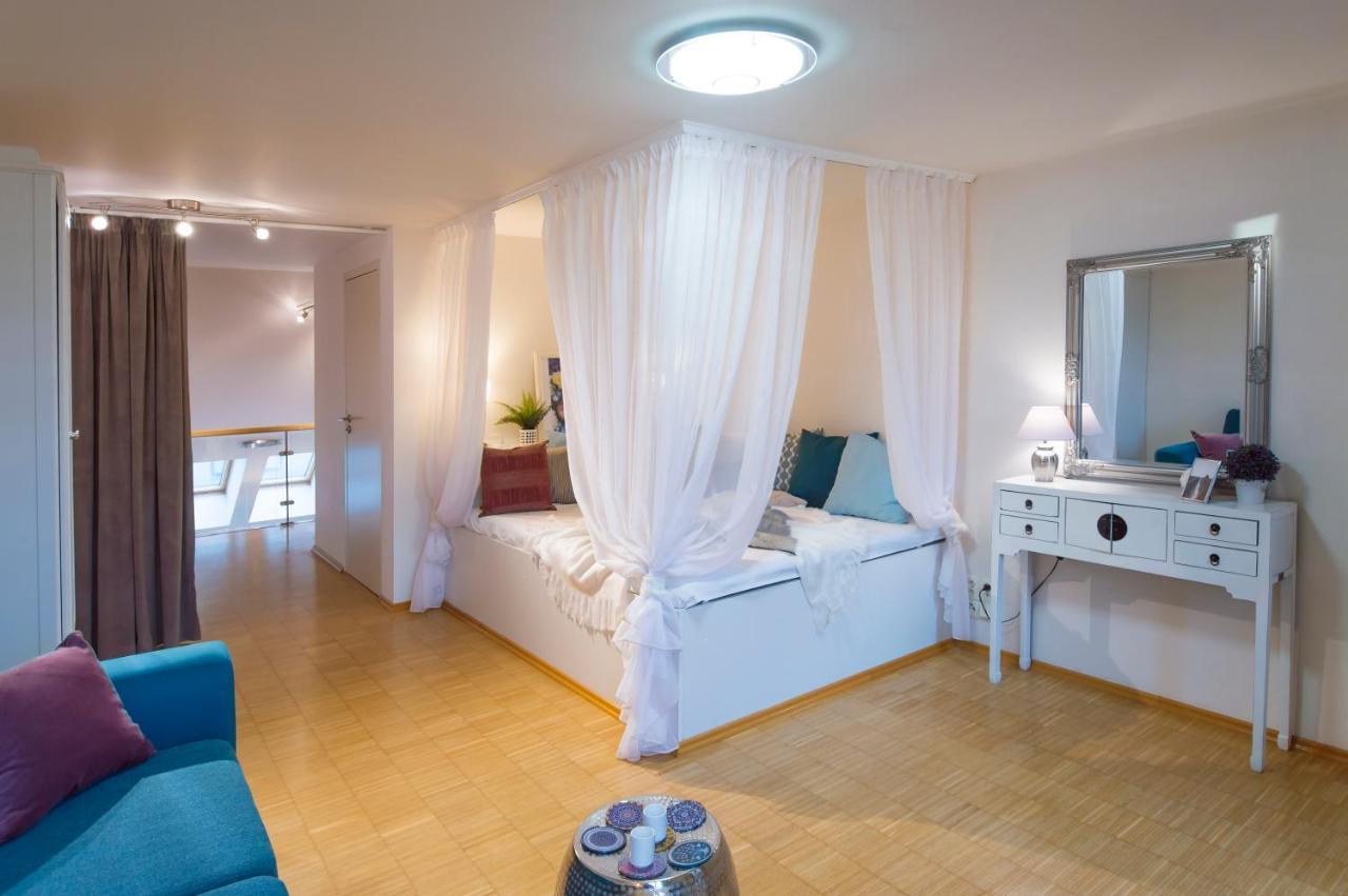 Modern Apartment Charvatova Praha Bagian luar foto