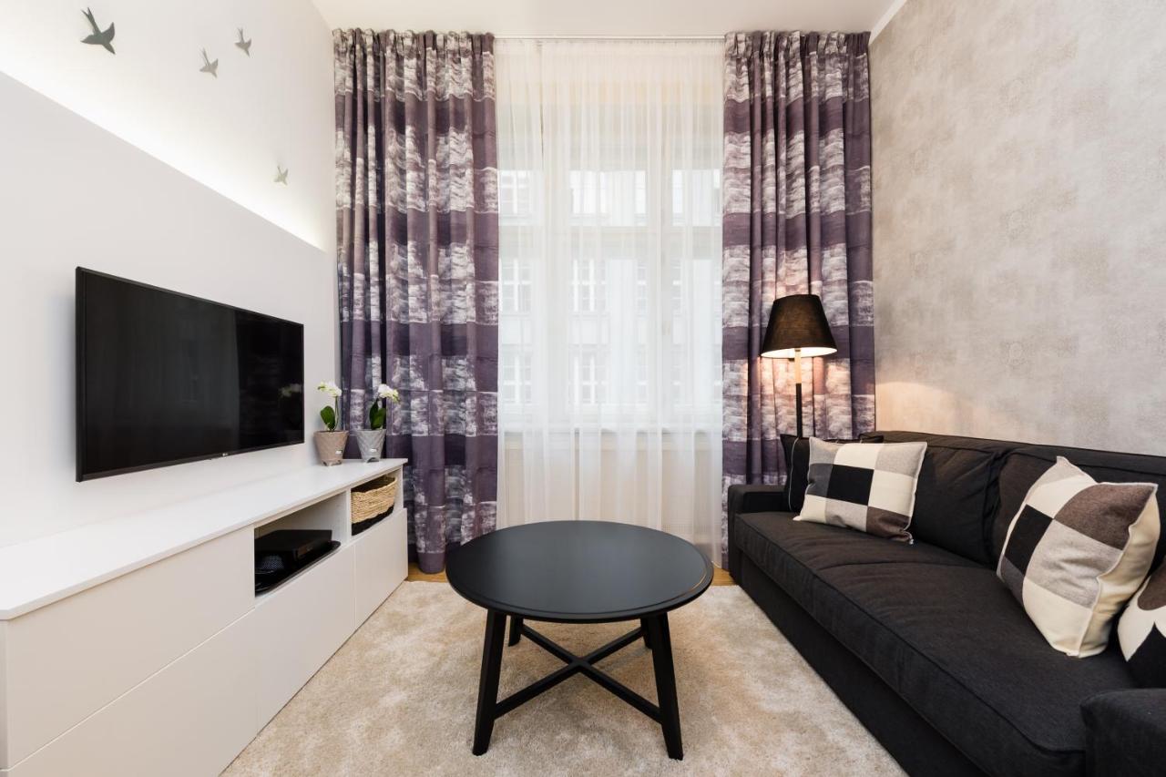 Modern Apartment Charvatova Praha Bagian luar foto