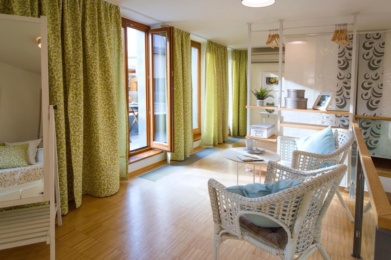 Modern Apartment Charvatova Praha Bagian luar foto